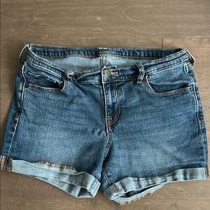Old Navy size 6 Classic Blue Denim Women's Jean Shorts